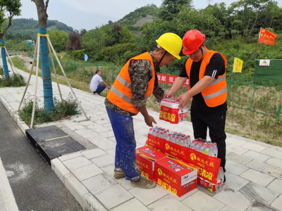 高溫慰問送清涼，情系一線暖人心——省交投集團(tuán)、省交規(guī)院領(lǐng)導(dǎo)深入建設(shè)工程勘察一線開展慰問